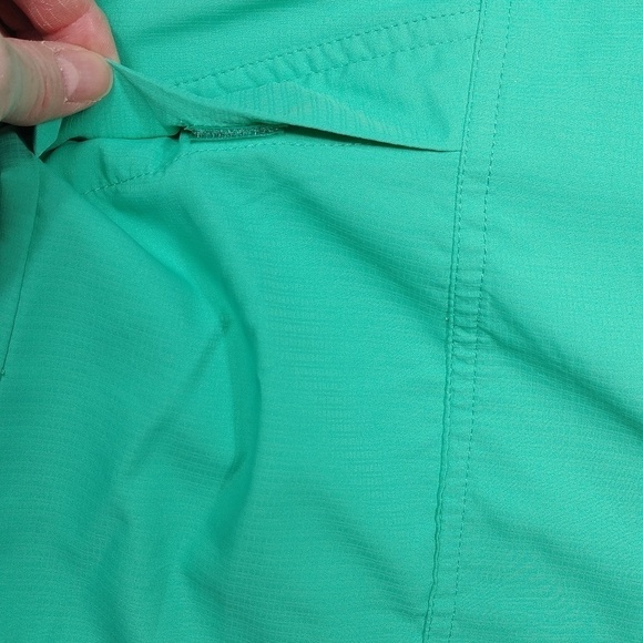 Reel Legends women's medium sized short sleeve button down shirt - Picture 4 of 13